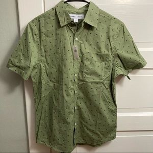 Old Navy men’s short sleeve button down